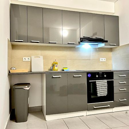 Stylish Schonbrunn Apartments - Free Underground Parking Vienna Esterno foto