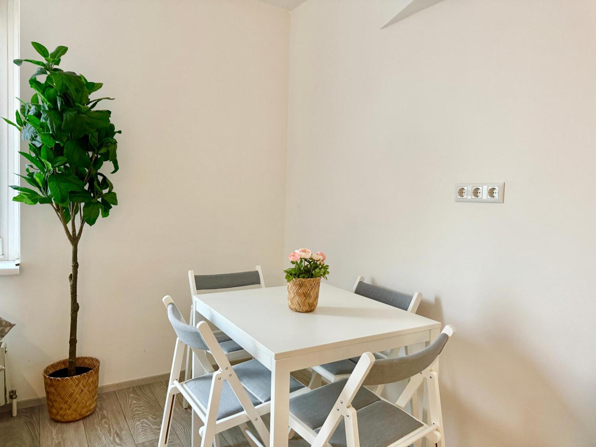 Stylish Schonbrunn Apartments - Free Underground Parking Vienna Esterno foto