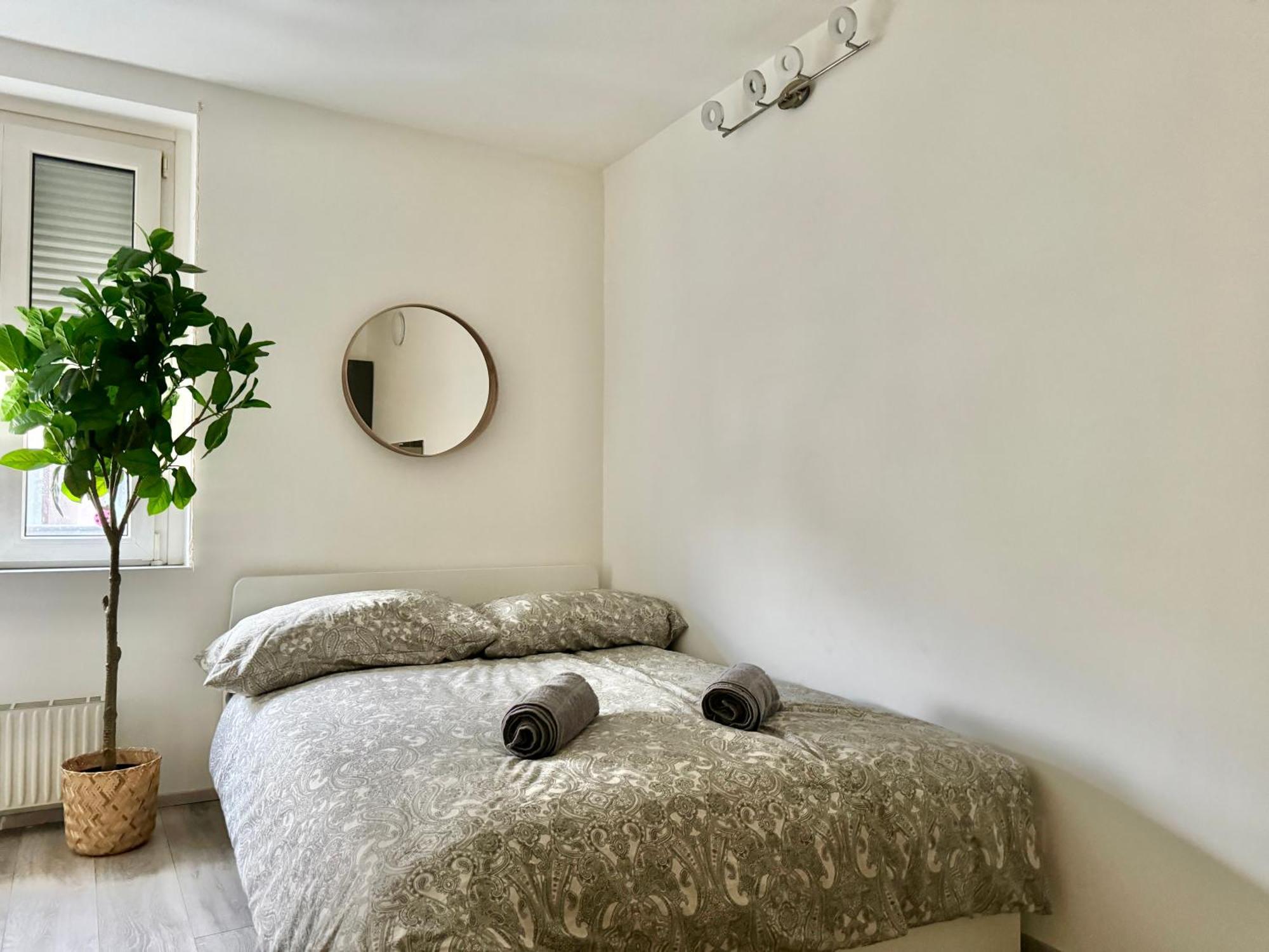 Stylish Schonbrunn Apartments - Free Underground Parking Vienna Esterno foto