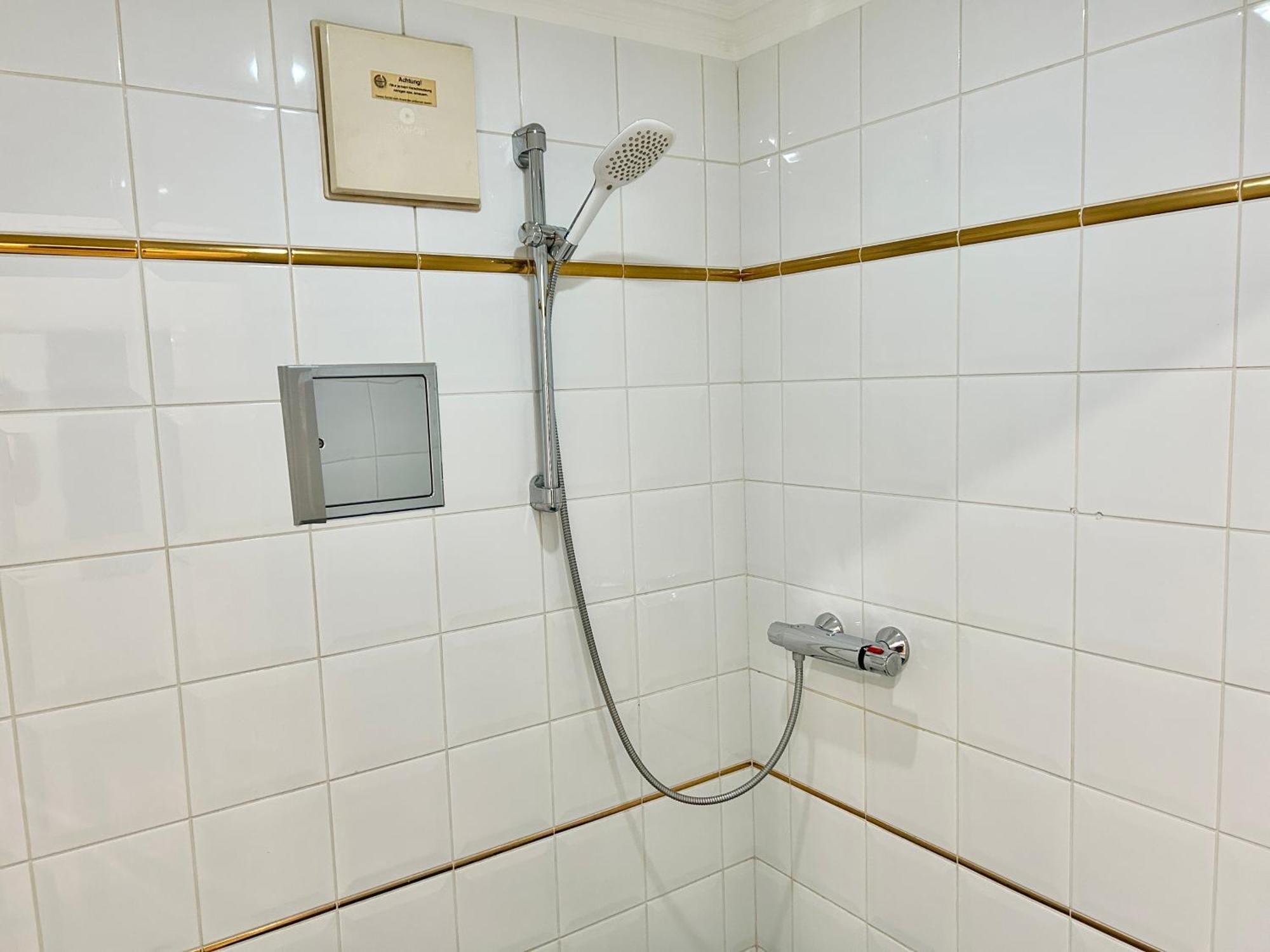 Stylish Schonbrunn Apartments - Free Underground Parking Vienna Esterno foto