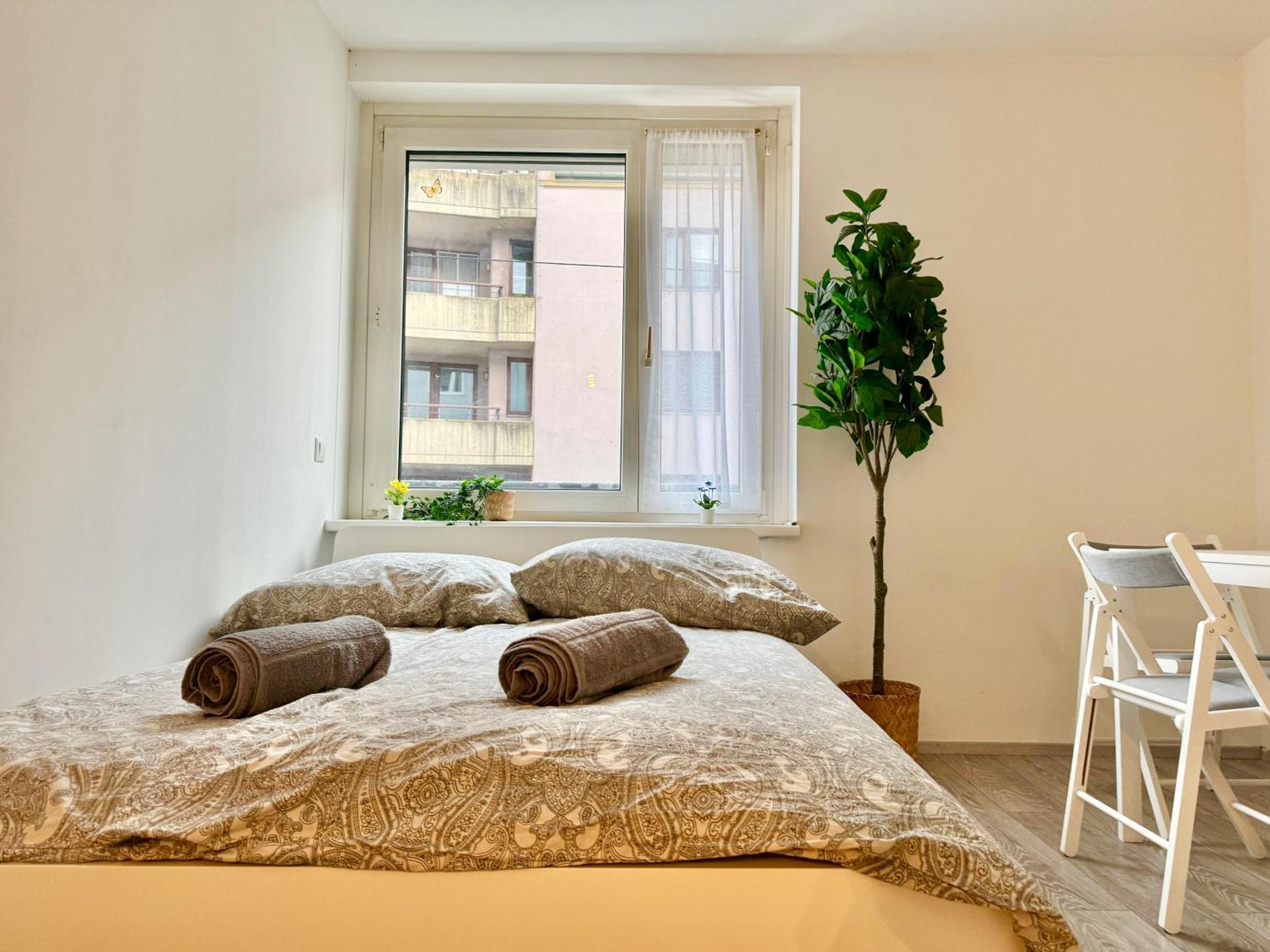 Stylish Schonbrunn Apartments - Free Underground Parking Vienna Esterno foto