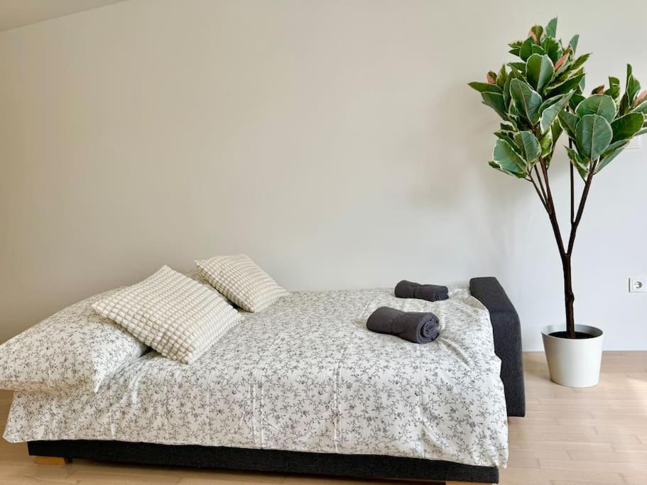 Stylish Schonbrunn Apartments - Free Underground Parking Vienna Esterno foto